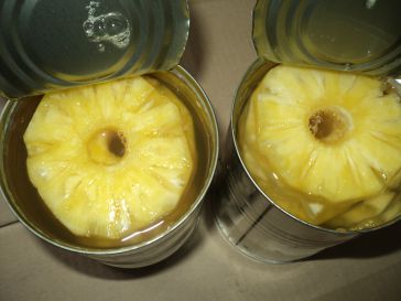 Pineapple in light syrup in canned
